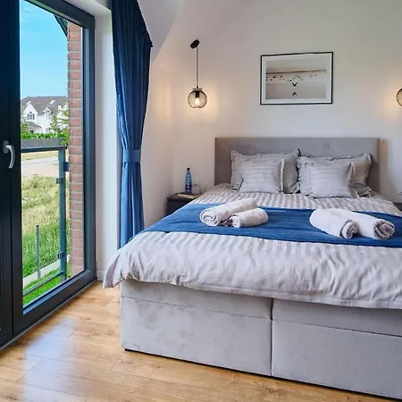 In With 2 Bedrooms *
