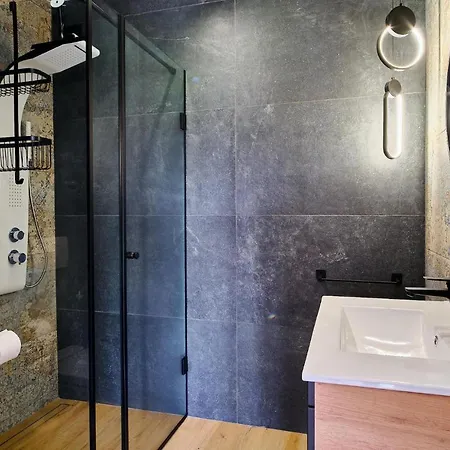 In With 2 Bedrooms *