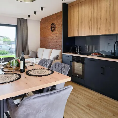 In With 2 Bedrooms Nowecin