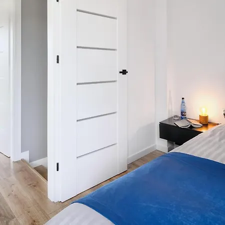 In With 2 Bedrooms * Nowecin