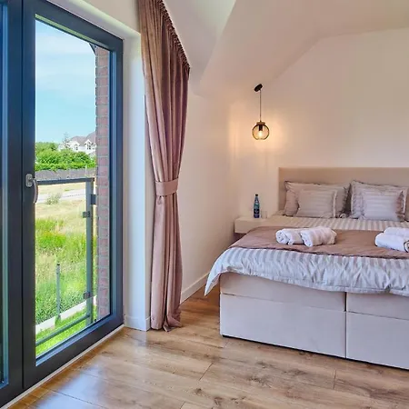 In With 2 Bedrooms *